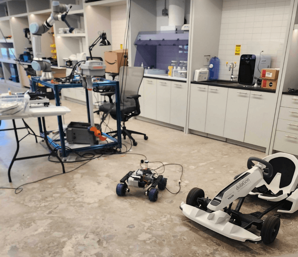 Leo rover that is navigating using the navigation service in a robotics lab.